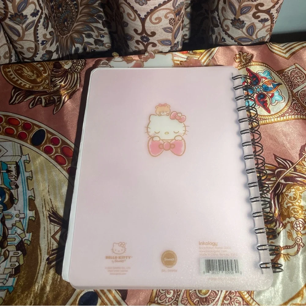 Hello Kitty Notebook - Picture 5 of 10